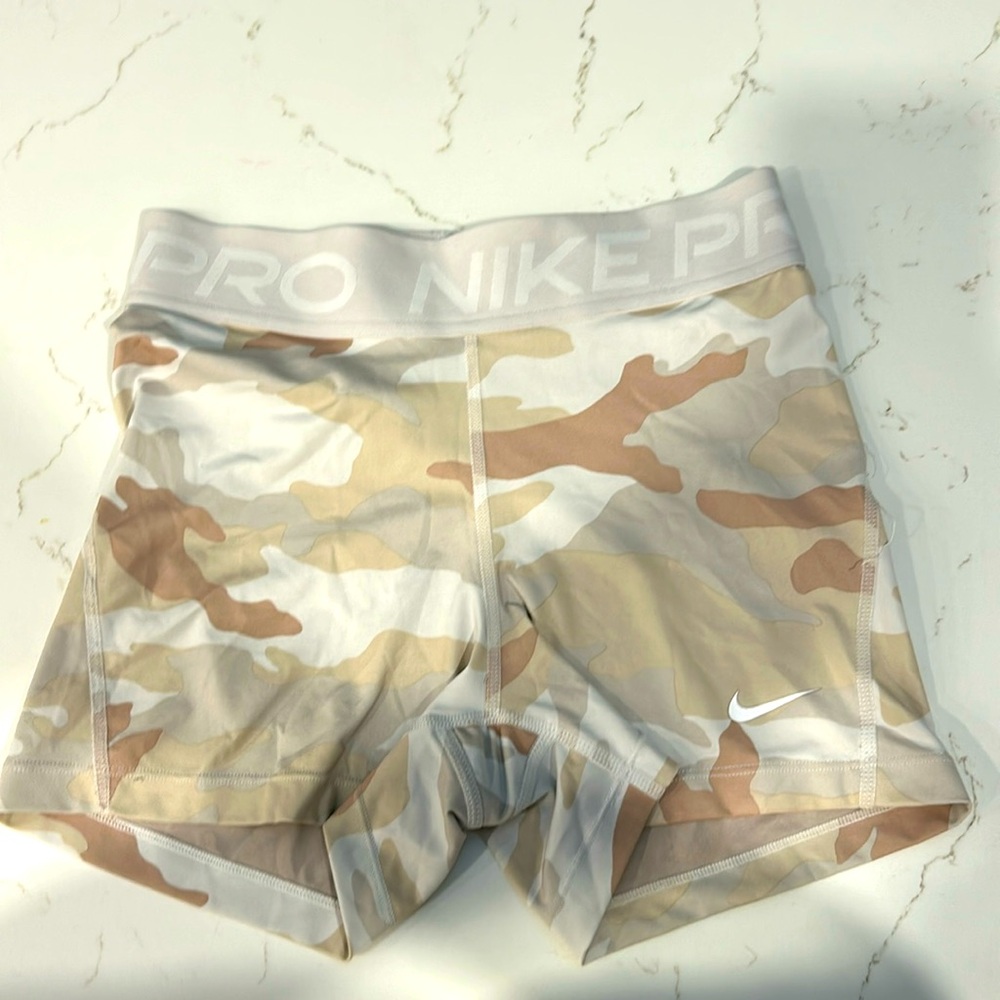 Nike pro size s